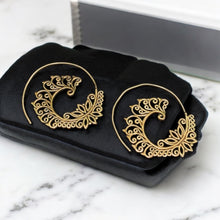 Load image into Gallery viewer, Handmade Brass &quot;Helix&quot; Earrings
